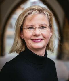 Dr. Alexandra Schmied